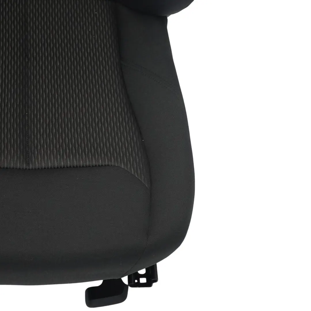 Fotel Prawy Przód Materiał Czarny do BMW F30 F31 LCI o numerze 7295104 BMW F30 F31 LCI Fotel Prawy Przód Materiał Czarny - SKU 7295104-4 - Numer Części 7295104