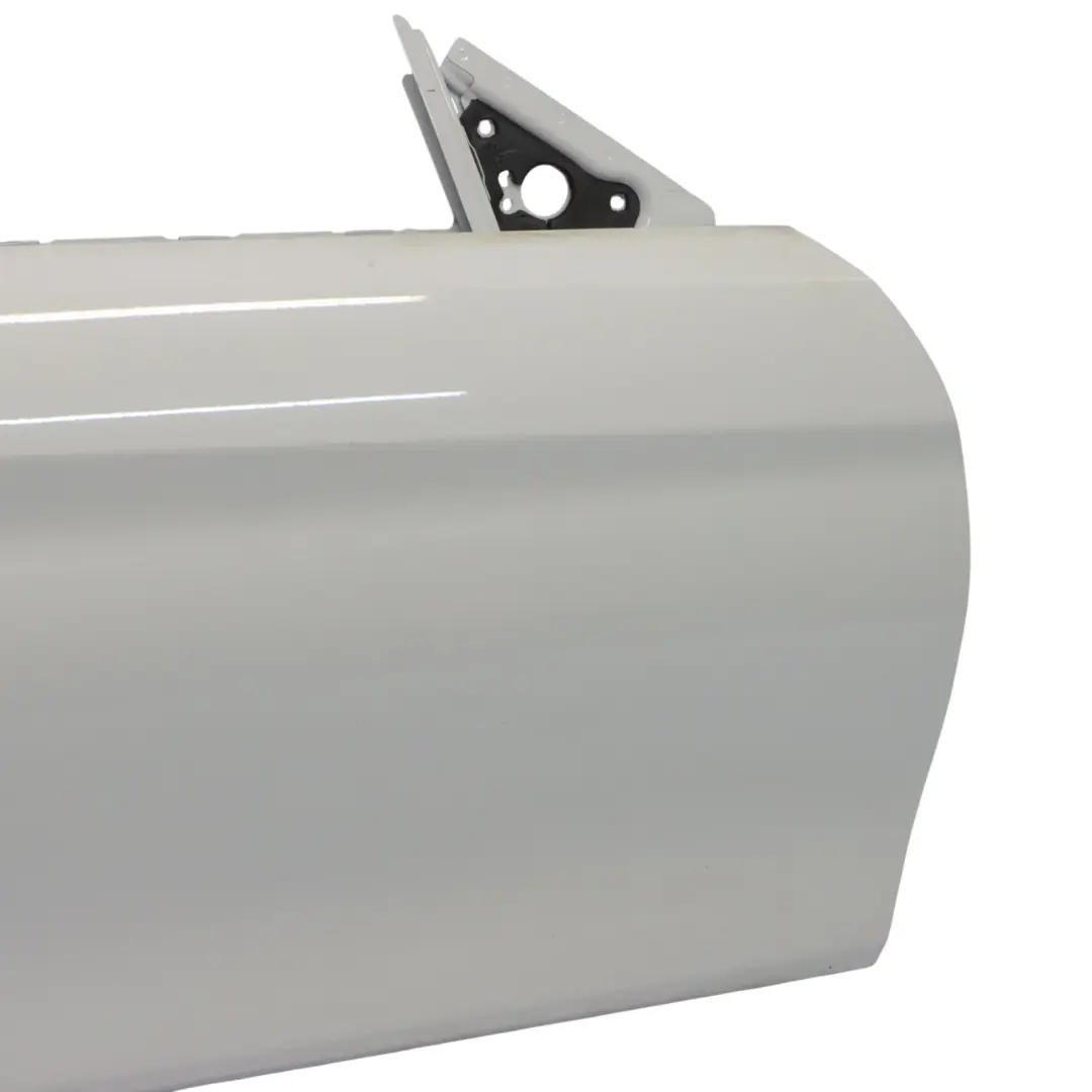 Porta anteriore destra Alpinweiss Alpine White - 300 per BMW F32 F33 F82 F83 M4 con numero di parte 7327346 BMW F32 F33 F82 F83 M4 Porta anteriore destra Alpinweiss Alpine White - 300 - SKU 7327346-AW - Numero di parte 7327346