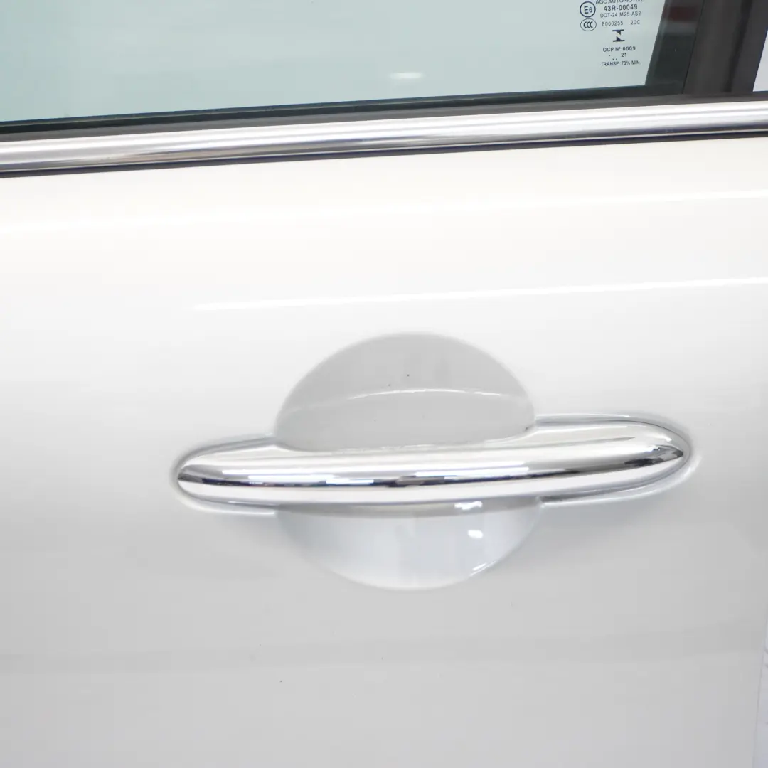 Pannello di copertura porta anteriore sinistra White Silver - A62 per Mini F55 con numero di parte 7327445 Mini F55 Pannello di copertura porta anteriore sinistra White Silver - A62 - SKU 7327445-WS1 - Numero di parte 7327445
