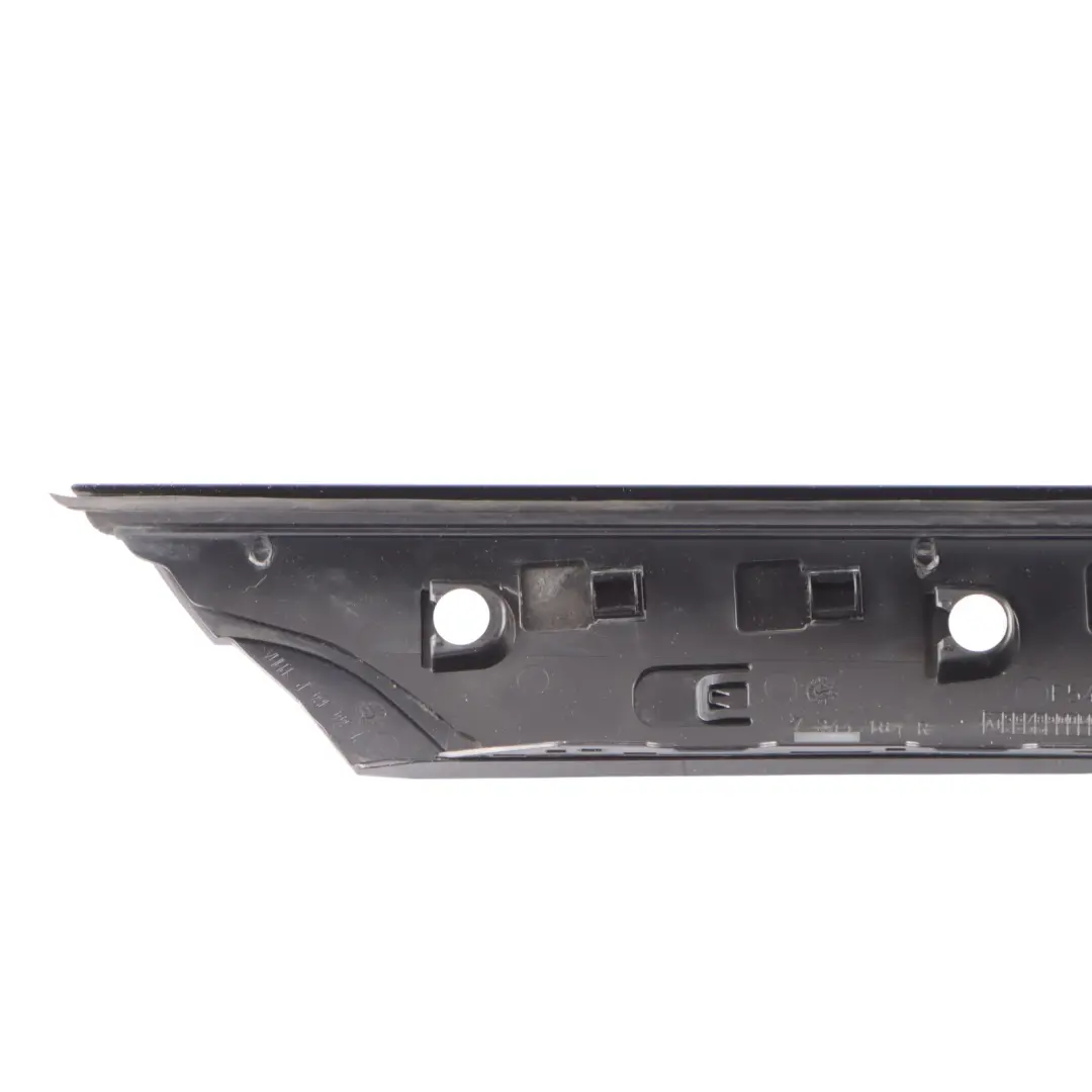 Pannello Copertura Montante Anteriore Destro Nero per Mini Clubman F54 con numero di parte 7344184 Mini Clubman F54 Pannello Copertura Montante Anteriore Destro Nero - SKU 7344184 - Numero di parte 7344184