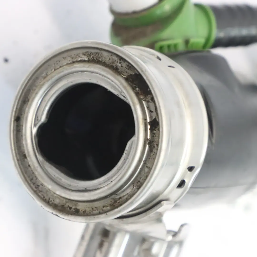 B57 Diesel serbatoio carburante riempire tubo linea collo per BMW G32 con numero di parte 7354376 BMW G32 B57 Diesel serbatoio carburante riempire tubo linea collo - SKU 7354376 - Numero di parte 7354376
