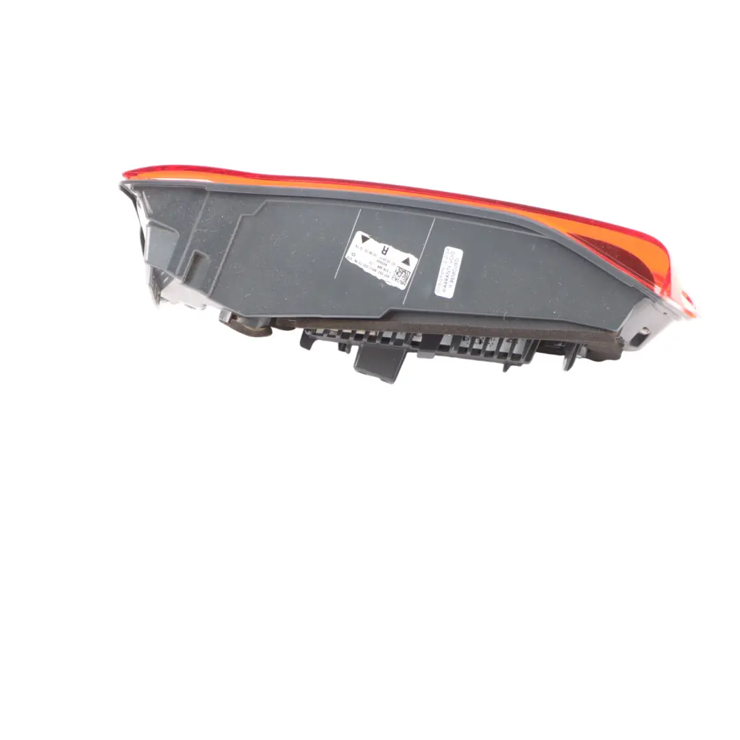 Lampada Posteriore LED Destra Portellone Posteriore Interna per BMW G32 GT con numero di parte 7376486 BMW G32 GT Lampada Posteriore LED Destra Portellone Posteriore Interna - SKU 7376486 - Numero di parte 7376486