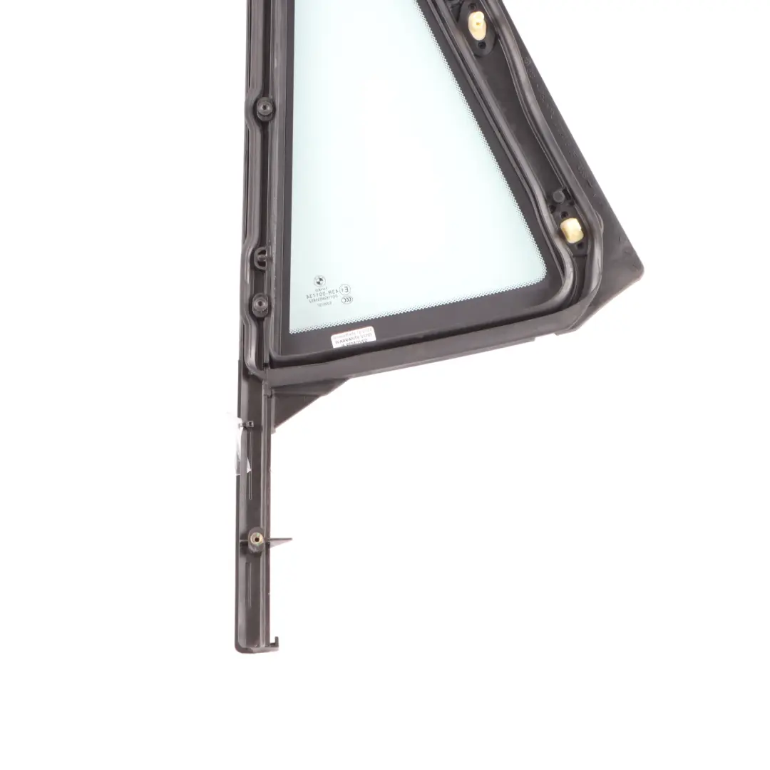 Finestra Laterale Posteriore Destra Porta Vetro Fisso AS2 per BMW X1 F48 con numero di parte 7405604 BMW X1 F48 Finestra Laterale Posteriore Destra Porta Vetro Fisso AS2 - SKU 7405604 - Numero di parte 7405604