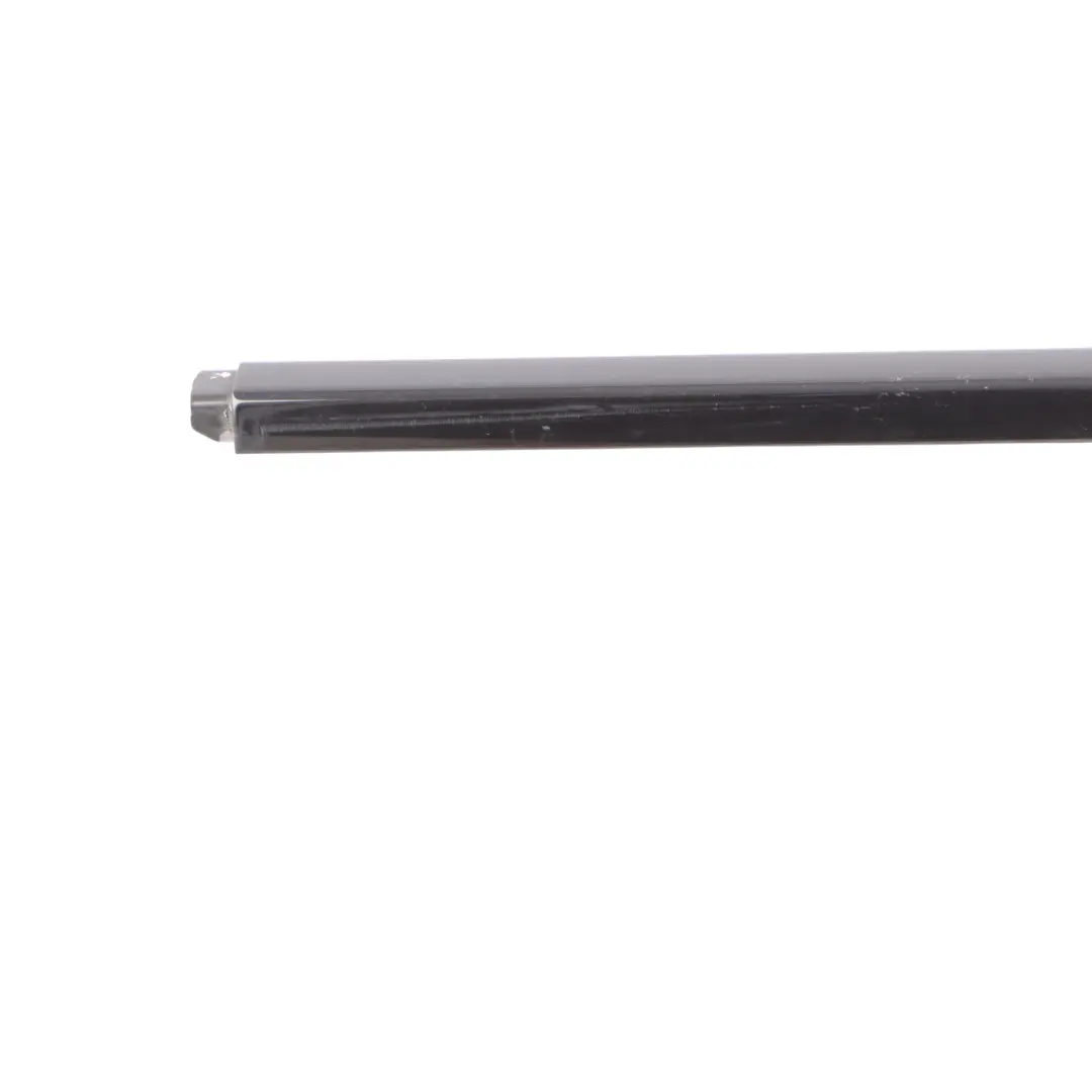 Rivestimento Paraspruzzi Porta Alto Lucido Anteriore Sinistro per BMW G32 GT con numero di parte 7415681 BMW G32 GT Rivestimento Paraspruzzi Porta Alto Lucido Anteriore Sinistro - SKU 7415681 - Numero di parte 7415681