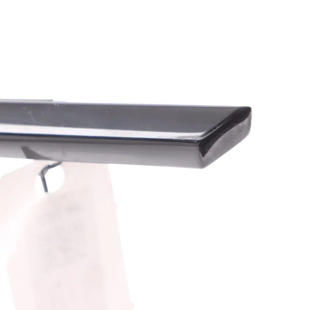 Rivestimento Paraspruzzi Porta Alto Lucido Anteriore Sinistro per BMW G32 GT con numero di parte 7415681 BMW G32 GT Rivestimento Paraspruzzi Porta Alto Lucido Anteriore Sinistro - SKU 7415681 - Numero di parte 7415681