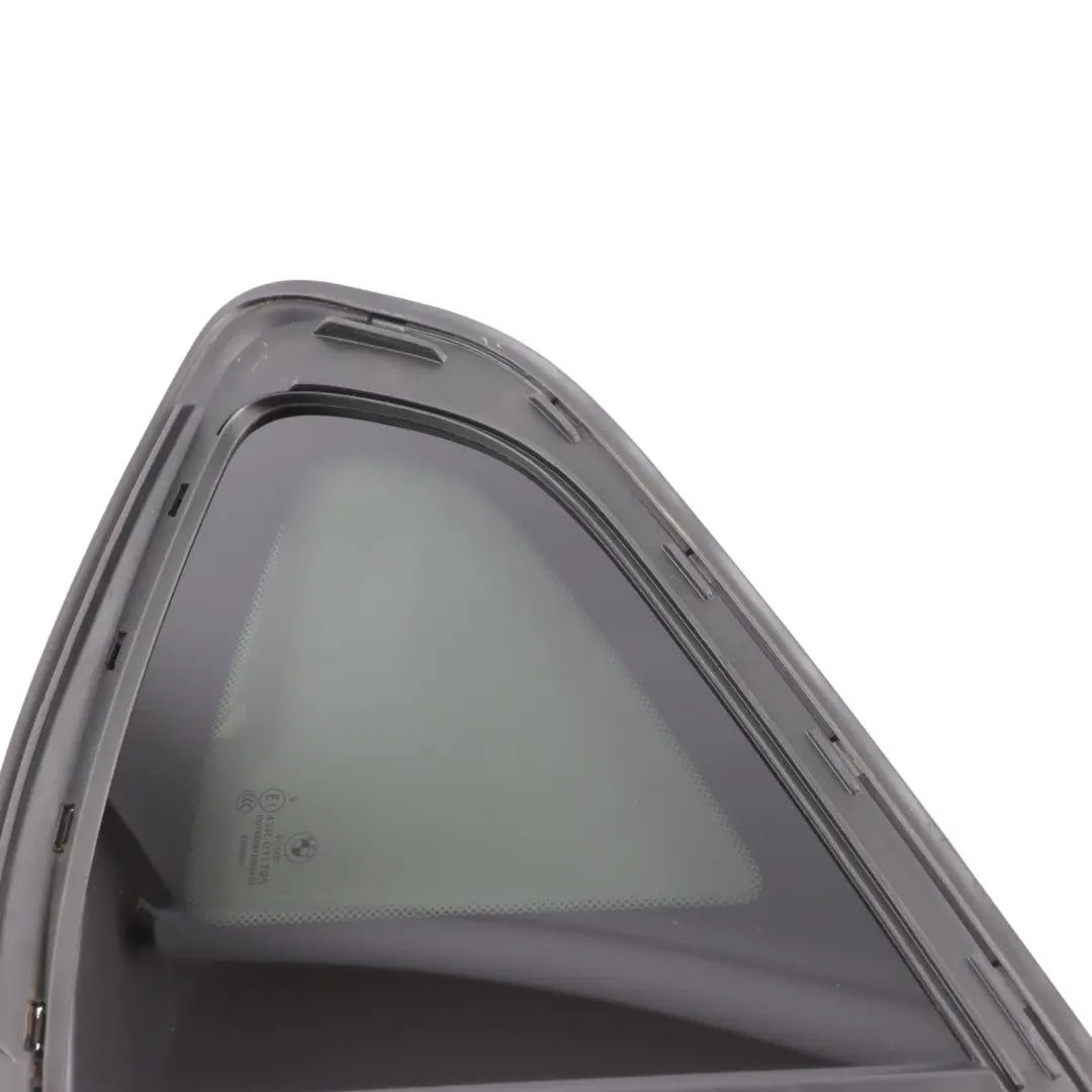 Tylna Boczna Szyba Stała Prawa AS3 do BMW X4 F98 X4 G02 o numerze 7416548 BMW X4 F98 X4 G02 Tylna Boczna Szyba Stała Prawa AS3 - SKU 7416548 - Numer Części 7416548