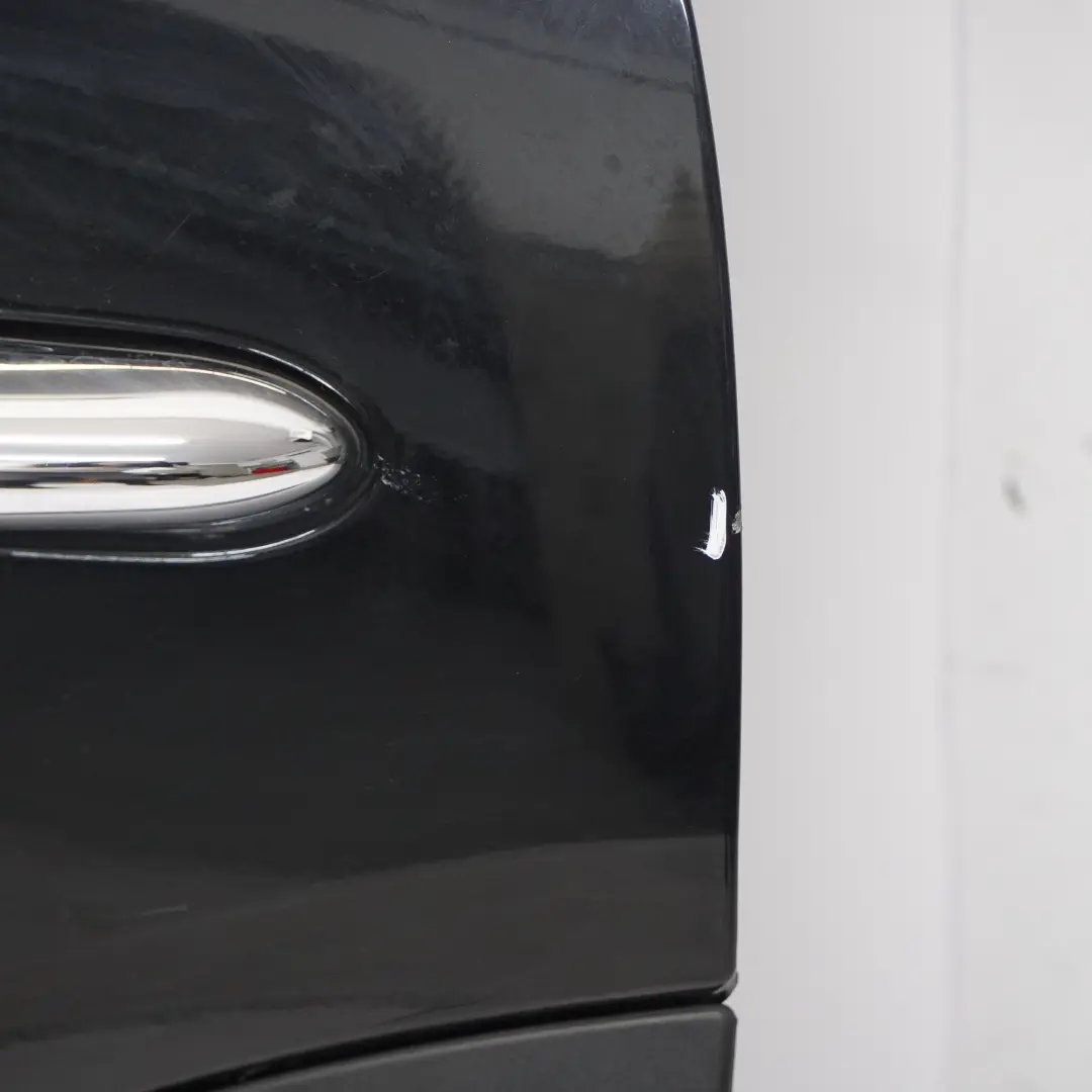 Puerta Trasera Izquierda Midnight Black Metallic - A94 para Mini F60 Countryman con número de pieza 7438597 Mini F60 Countryman Puerta Trasera Izquierda Midnight Black Metallic - A94 - SKU 7438597-MNB - Número de pieza 7438597