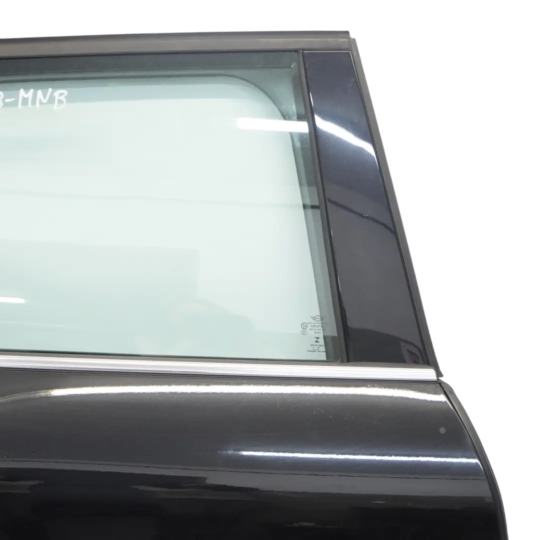 Porta posteriore Mini F60 Countryman destra Midnight Black Metallic - A94 per con numero di parte 7438598 Porta posteriore Mini F60 Countryman destra Midnight Black Metallic - A94 - SKU 7438598-MNB - Numero di parte 7438598