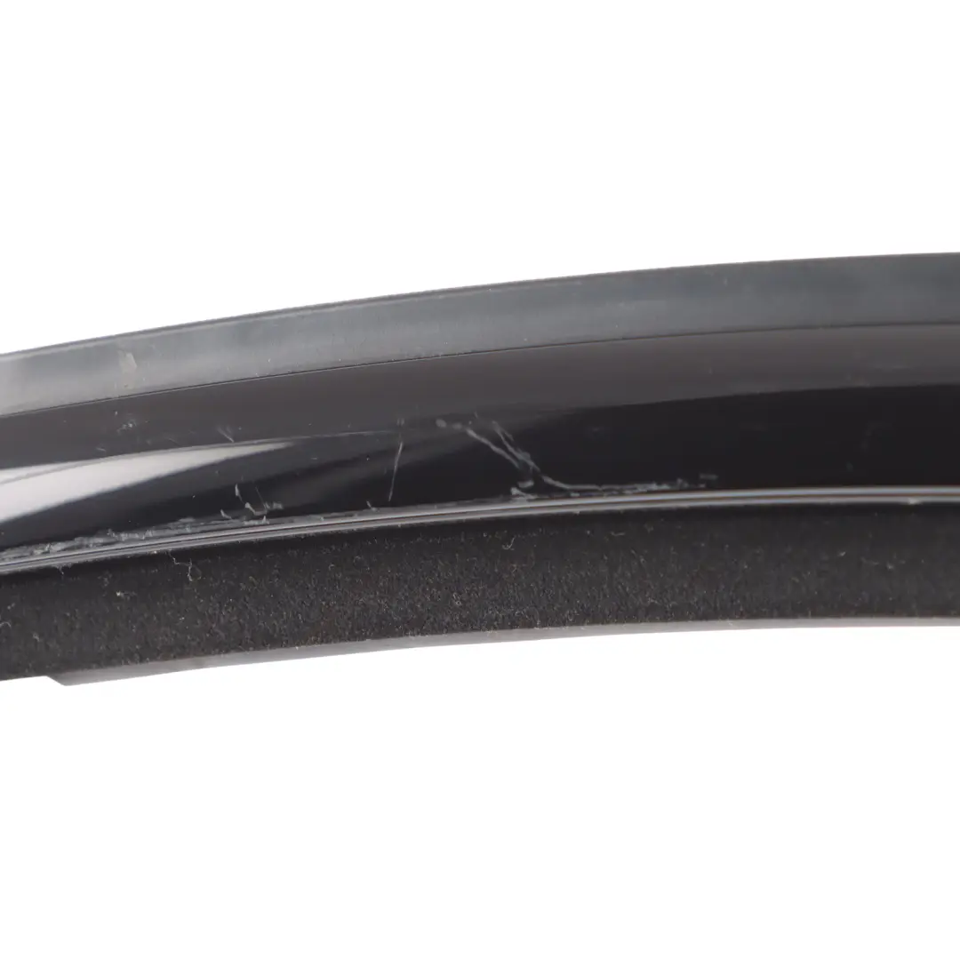 Ventana Guía Puerta Delantera Derecha Sello Exterior Moldura para BMW F40 con número de pieza 7452348 BMW F40 Ventana Guía Puerta Delantera Derecha Sello Exterior Moldura - SKU 7452348 - Número de pieza 7452348