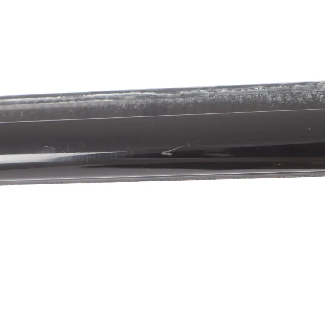 Shadowline Listwa Zgarniająca Drzwi Prawa Przednia do BMW F40 o numerze 7473998 BMW F40 Shadowline Listwa Zgarniająca Drzwi Prawa Przednia - SKU 7473998 - Numer Części 7473998