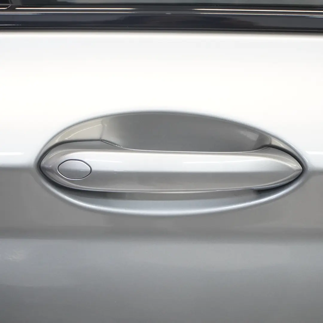 Puerta Delantera Derecha Donington Grey Metallic - C28 para BMW X4 G02 F98 con número de pieza 7478340 BMW X4 G02 F98 Puerta Delantera Derecha Donington Grey Metallic - C28 - SKU 7478340-DOM - Número de pieza 7478340