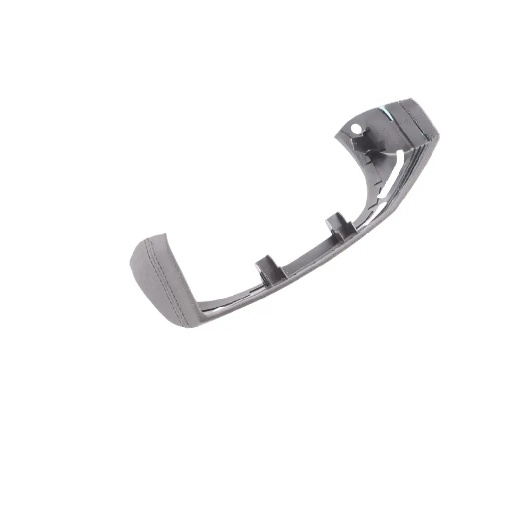 Rivestimento Centrale Del Montante B In Pelle Sensatec Destra per BMW G32 GT con numero di parte 7483306 BMW G32 GT Rivestimento Centrale Del Montante B In Pelle Sensatec Destra - SKU 7483306 - Numero di parte 7483306