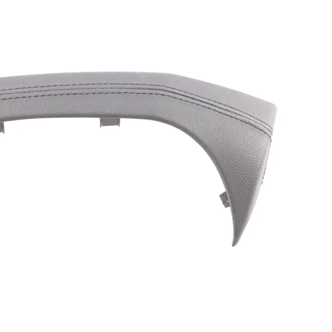 Rivestimento Centrale Del Montante B In Pelle Sensatec Destra per BMW G32 GT con numero di parte 7483306 BMW G32 GT Rivestimento Centrale Del Montante B In Pelle Sensatec Destra - SKU 7483306 - Numero di parte 7483306