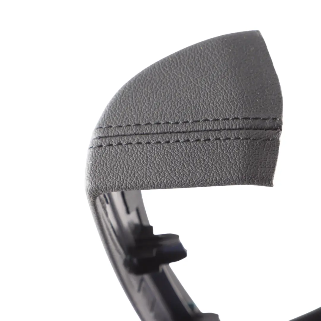 B-Pillar Centro Cubierta Moldura Cuero Sensatec Derecha para BMW G32 GT con número de pieza 7483306 BMW G32 GT B-Pillar Centro Cubierta Moldura Cuero Sensatec Derecha - SKU 7483306 - Número de pieza 7483306