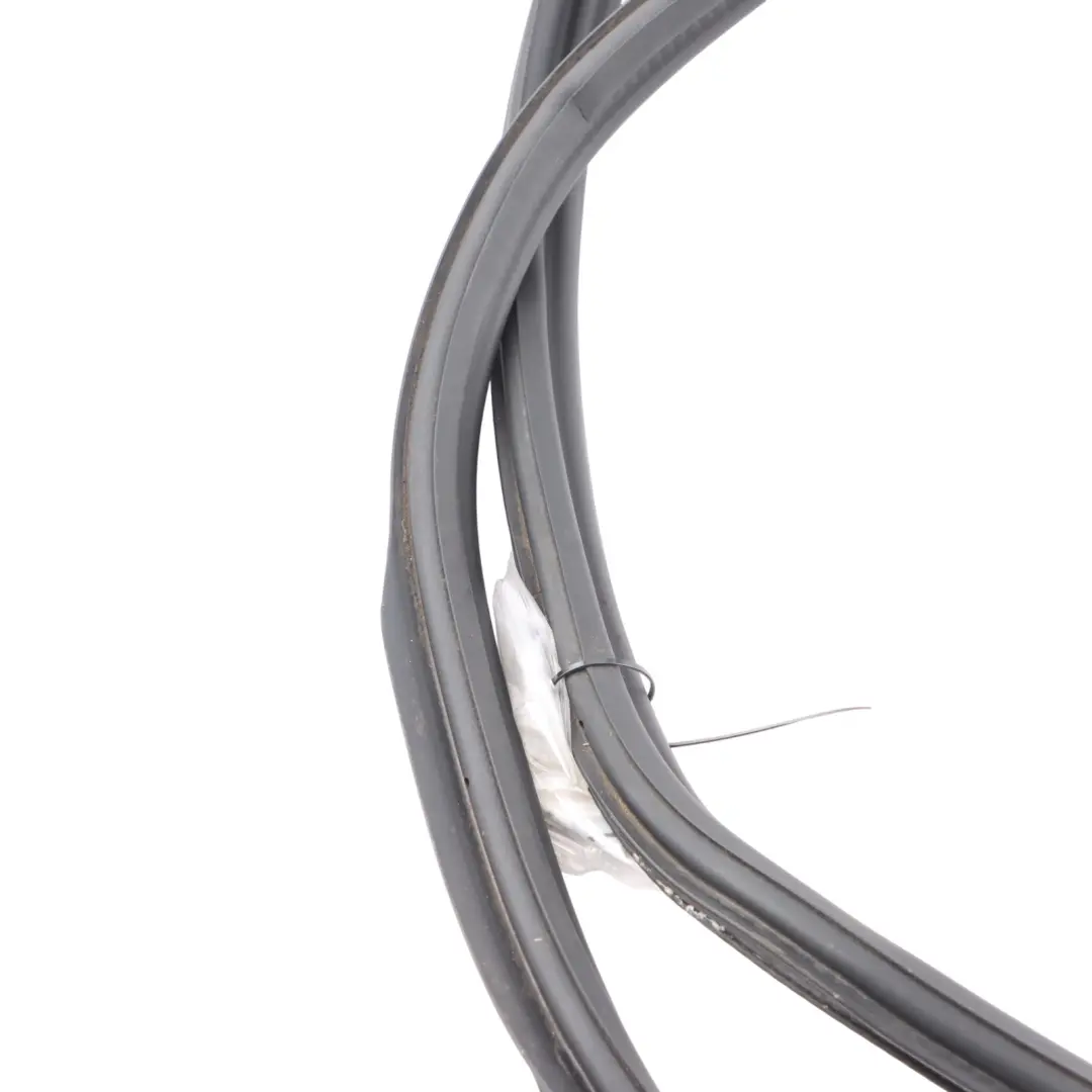 Boot Seal Trunk Lid Sealing Rear Tailgate Gasket to BMW 6 G32 GT with Part number 7491282 BMW 6 G32 GT Boot Seal Trunk Lid Sealing Rear Tailgate Gasket - SKU 7491282 - Part number 7491282