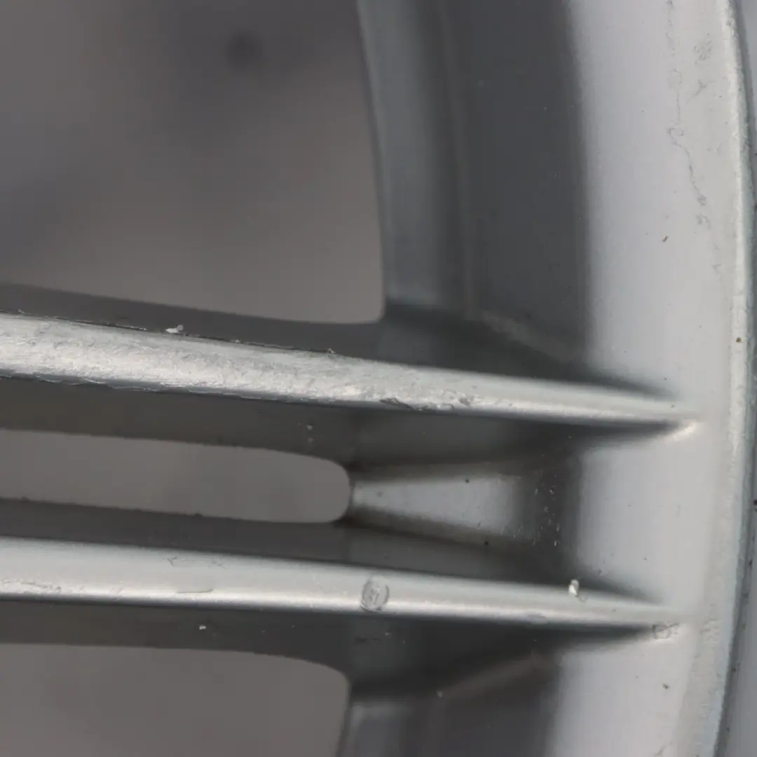 Srebrna Felga Aluminiowa 19" ET:30 8J do BMW X1 E84 o numerze 7847083 BMW X1 E84 Srebrna Felga Aluminiowa 19" ET:30 8J - SKU 7847083-1 - Numer Części 7847083