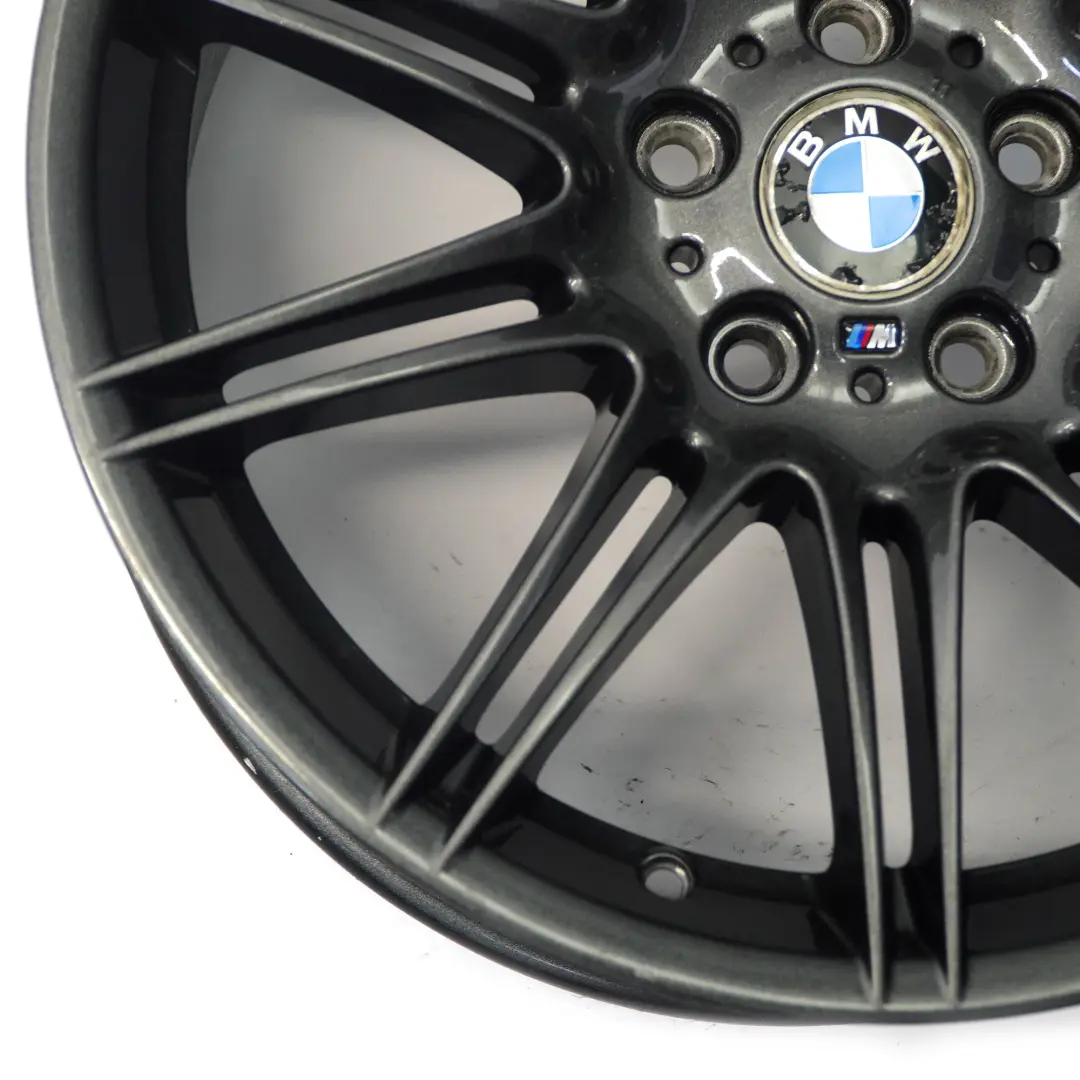 Grau Hinterrad Felge 19" M Doppelspeiche 225 9J für BMW E90 E92 mit Teilenummer 8037142 BMW E90 E92 Grau Hinterrad Felge 19" M Doppelspeiche 225 9J - SKU 8037142-8 - Teilenummer 8037142