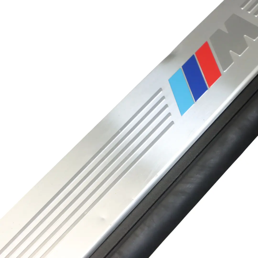 Puerta de Entrada Tapa Sill Delantera Izquierda Trim para BMW E89 M Sport con número de pieza 8040123 BMW E89 M Sport Puerta de Entrada Tapa Sill Delantera Izquierda Trim - SKU 8040123 - Número de pieza 8040123