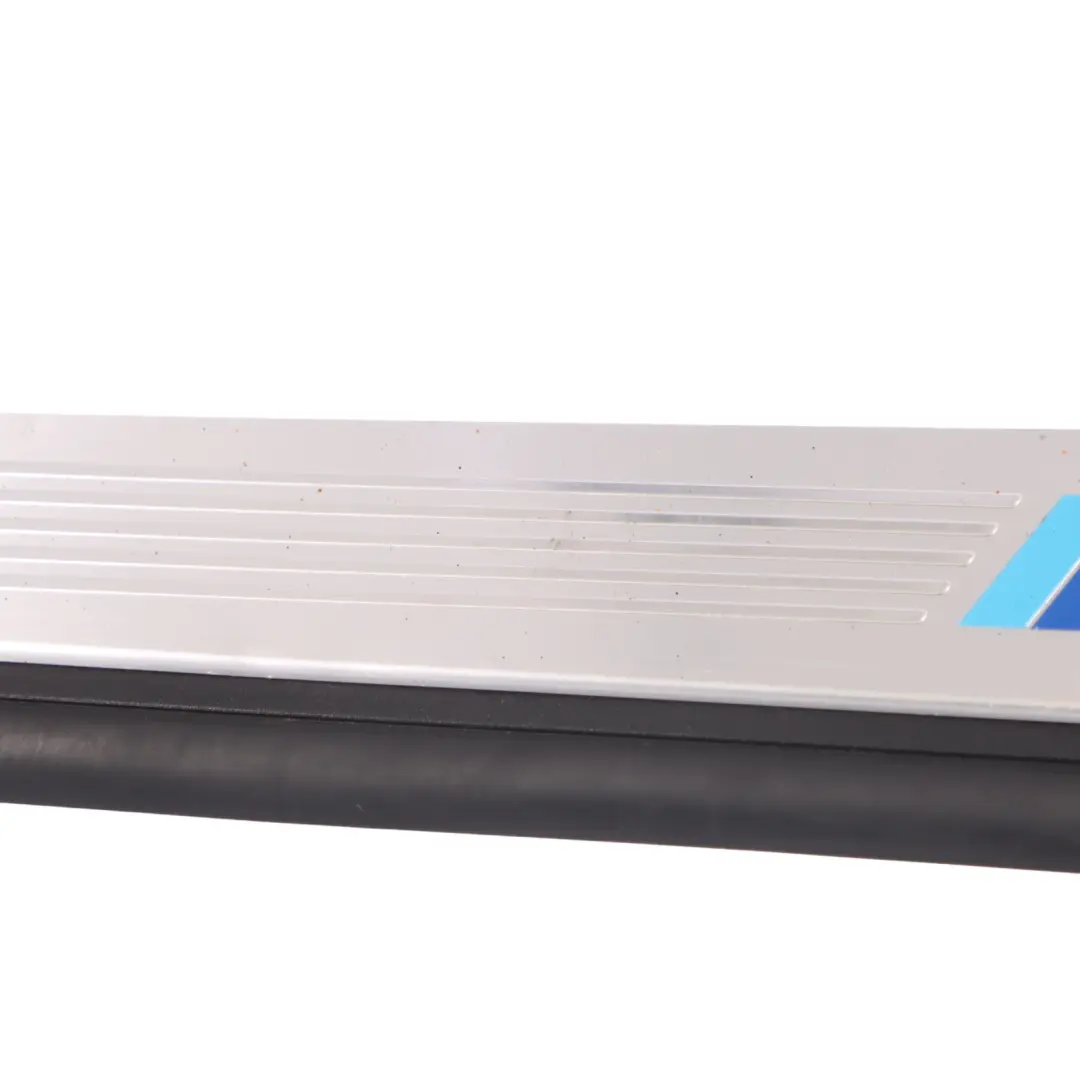 Garniture de seuil de porte avant droite 7 pour BMW E89 M Sport à propos du numéro de pièce 8040124 BMW E89 M Sport Garniture de seuil de porte avant droite 7 - SKU 8040124 - Numéro de pièce 8040124