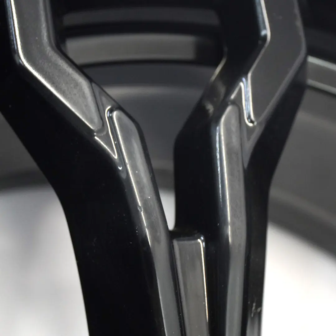 X3M F97 X4M F98 Cerchio lega asse anteriore 21" 9,5J ET:31 765M per BMW con numero di parte 8060041 BMW X3M F97 X4M F98 Cerchio lega asse anteriore 21" 9,5J ET:31 765M - SKU 8060041-1 - Numero di parte 8060041