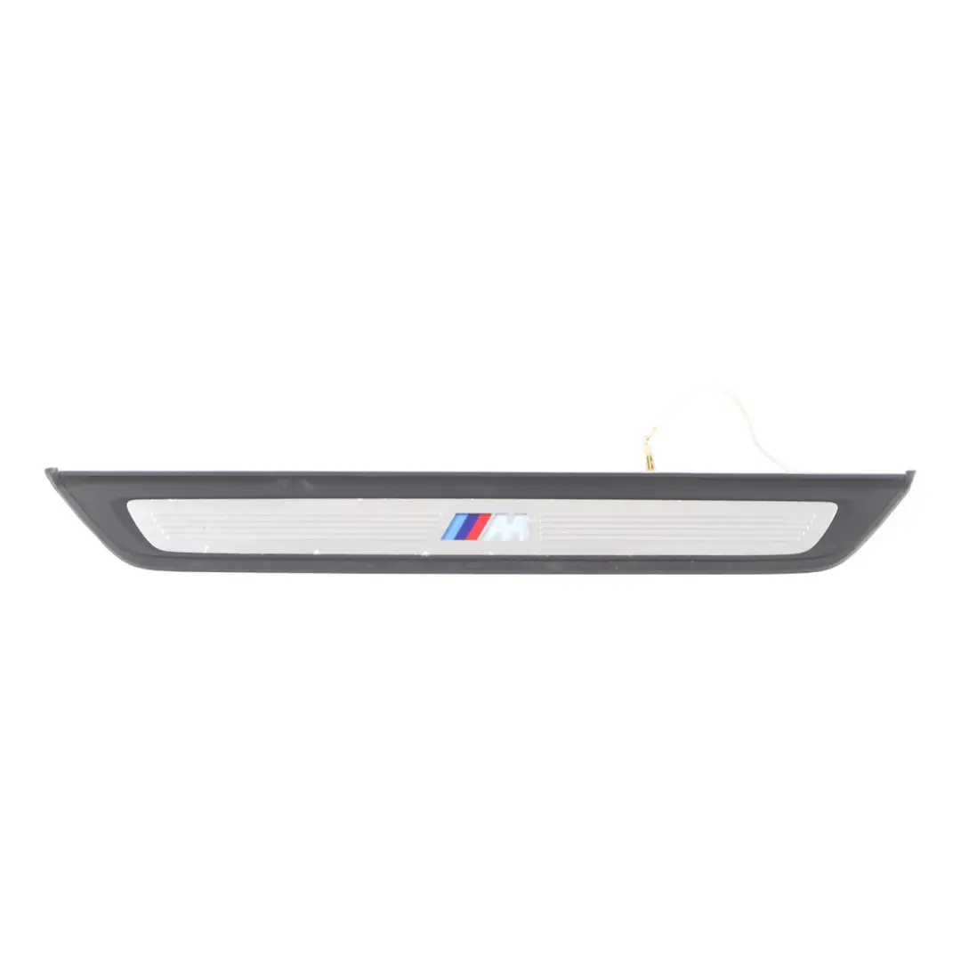 Pannello Copertura Ingresso Illuminato Anteriore Sinistra Destra per BMW G32 M Sport con numero di parte 8061034 BMW G32 M Sport Pannello Copertura Ingresso Illuminato Anteriore Sinistra Destra - SKU 8061034 - Numero di parte 8061034