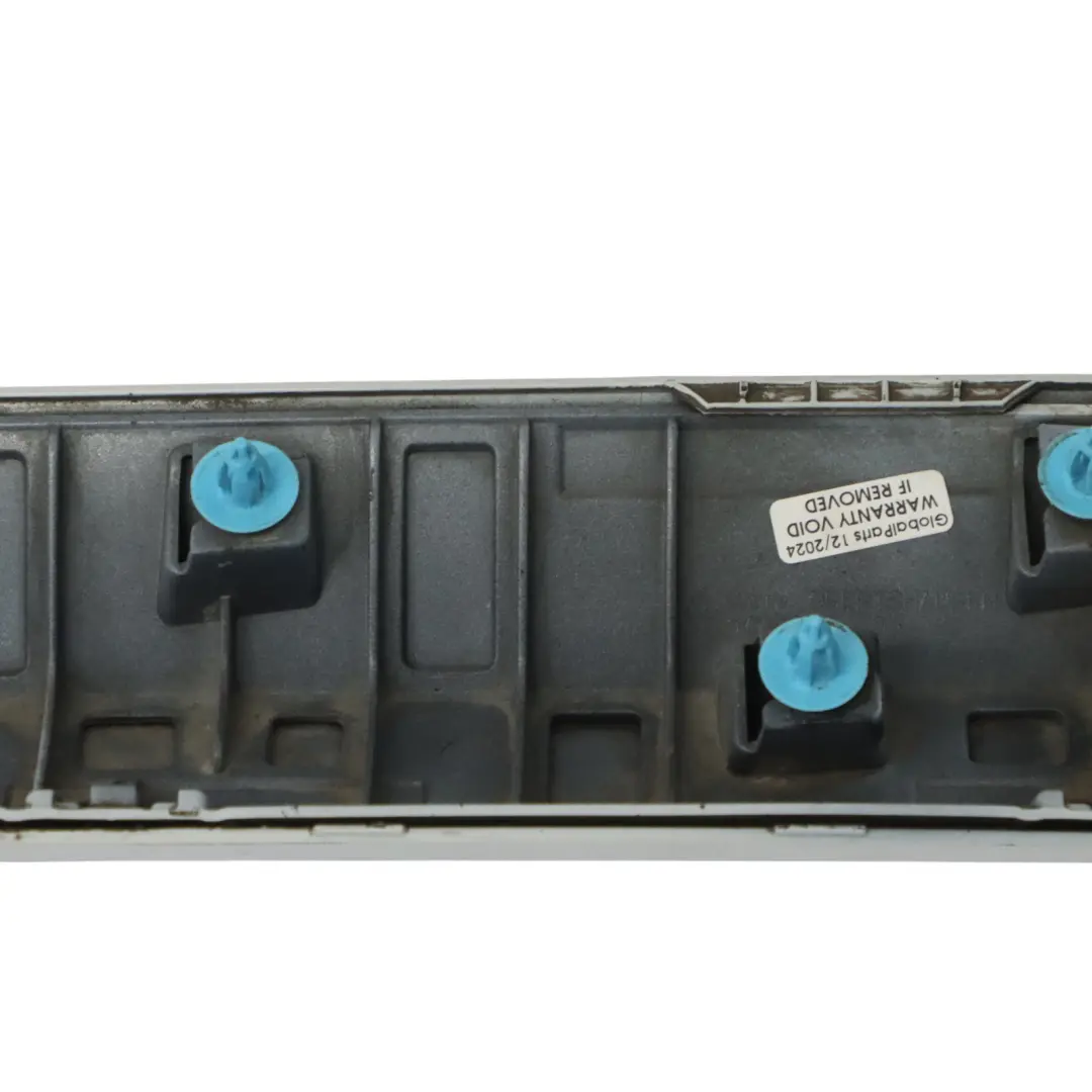 Moldura de Puerta Trasera Derecha Blanco Mineral - A96 para BMW X1 F48 M Sport con número de pieza 8067708 BMW X1 F48 M Sport Moldura de Puerta Trasera Derecha Blanco Mineral - A96 - SKU 8067708-MW - Número de pieza 8067708