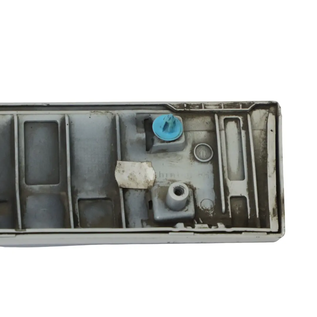 Moldura de Puerta Trasera Derecha Blanco Mineral - A96 para BMW X1 F48 M Sport con número de pieza 8067708 BMW X1 F48 M Sport Moldura de Puerta Trasera Derecha Blanco Mineral - A96 - SKU 8067708-MW - Número de pieza 8067708