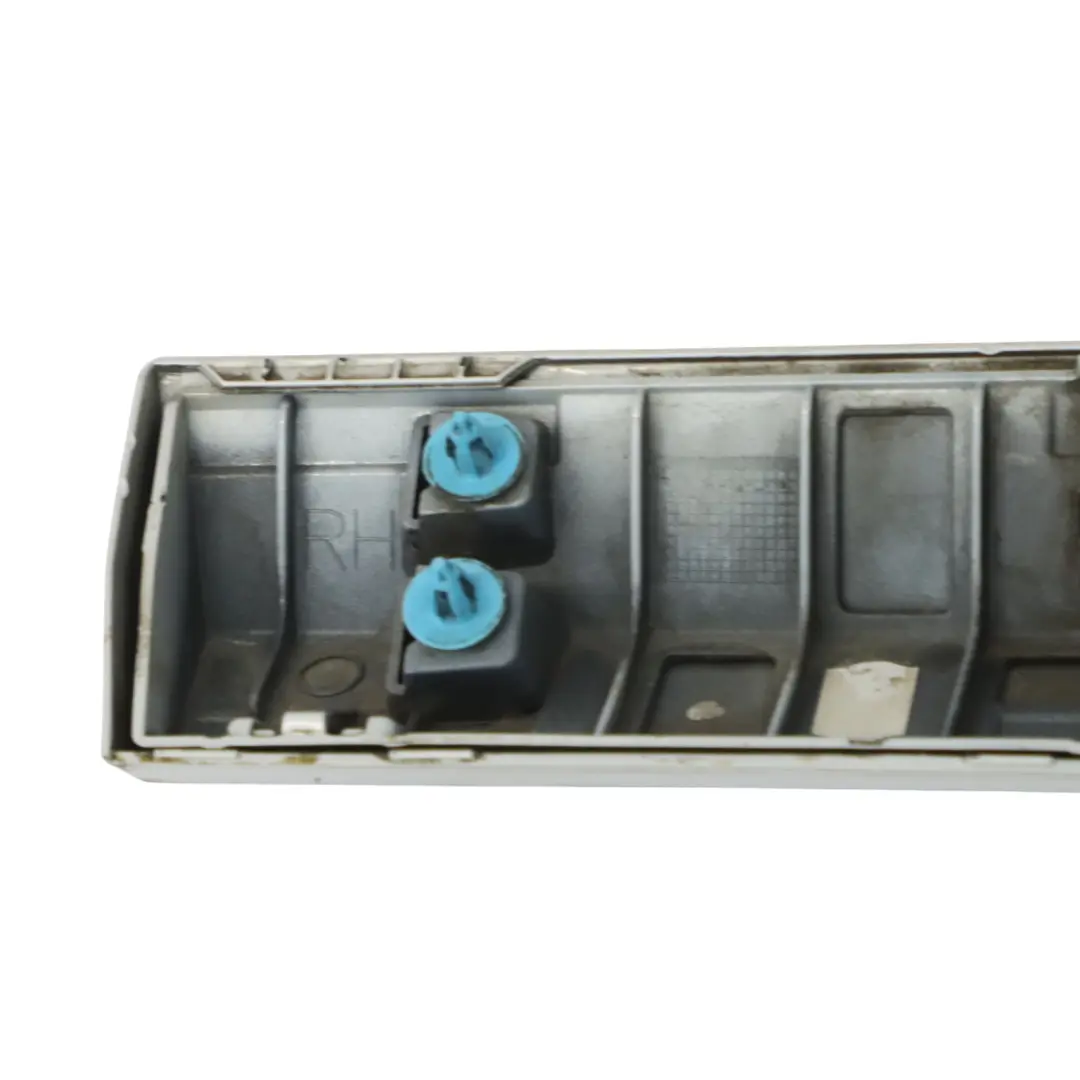 Moldura de Puerta Trasera Derecha Blanco Mineral - A96 para BMW X1 F48 M Sport con número de pieza 8067708 BMW X1 F48 M Sport Moldura de Puerta Trasera Derecha Blanco Mineral - A96 - SKU 8067708-MW - Número de pieza 8067708