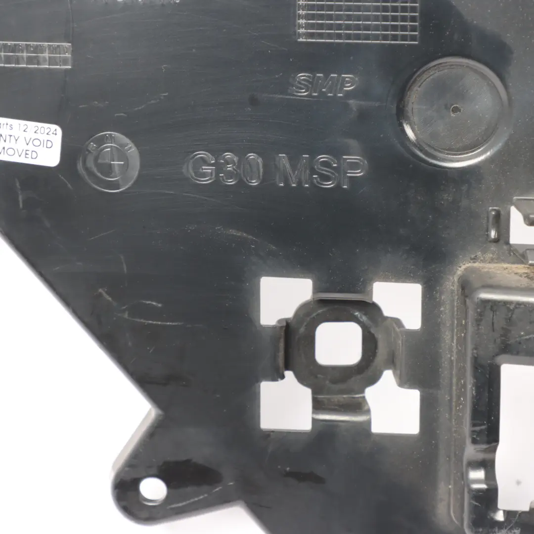 Guida Paraurti Posteriore BMW G30 F90 M5 Supporto Centrale M Sport per con numero di parte 8067762 Guida Paraurti Posteriore BMW G30 F90 M5 Supporto Centrale M Sport - SKU 8067762 - Numero di parte 8067762