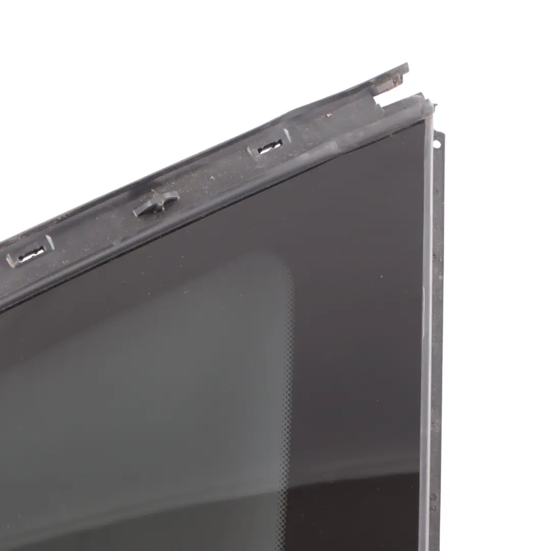 Quarter Side Triangle Window Glass Fixed Right O/S to BMW G32 Rear with Part number 8495578 BMW G32 Rear Quarter Side Triangle Window Glass Fixed Right O/S - SKU 8495578 - Part number 8495578