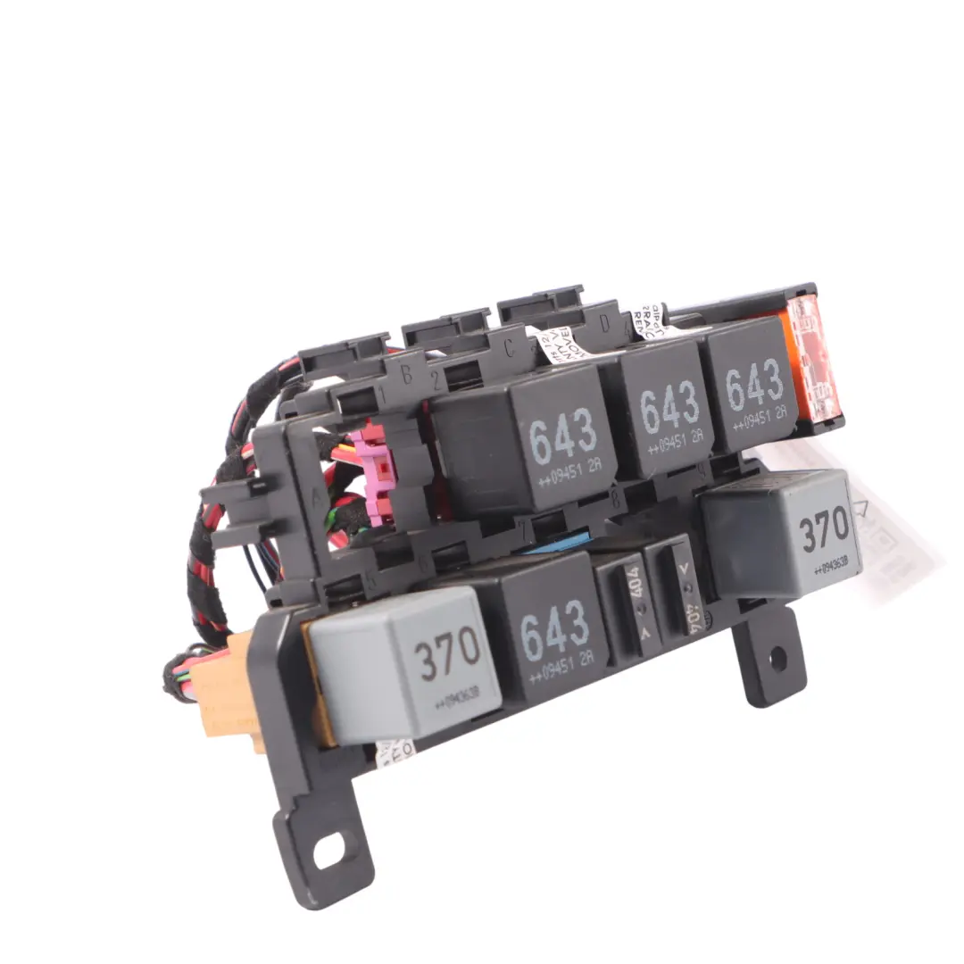 Audi A6 C6 Support pour boîte à fusibles module et unité support - SKU 8A0937530 - Numéro de pièce 8A0937530