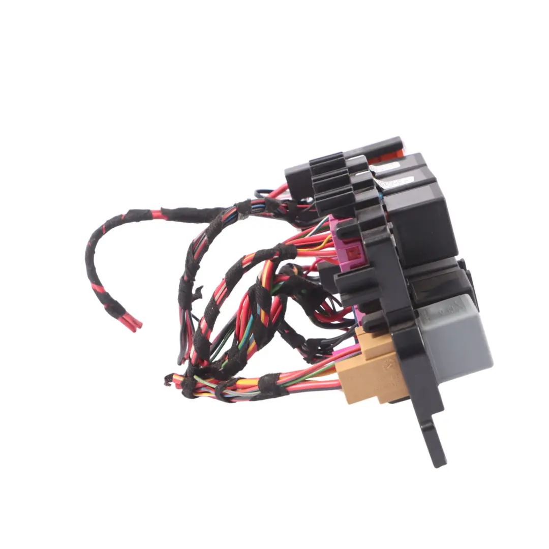 Scatola dei fusibili modulo unità supporto staffa per Audi A6 C6 con numero di parte 8A0937530 Audi A6 C6 Scatola dei fusibili modulo unità supporto staffa - SKU 8A0937530 - Numero di parte 8A0937530