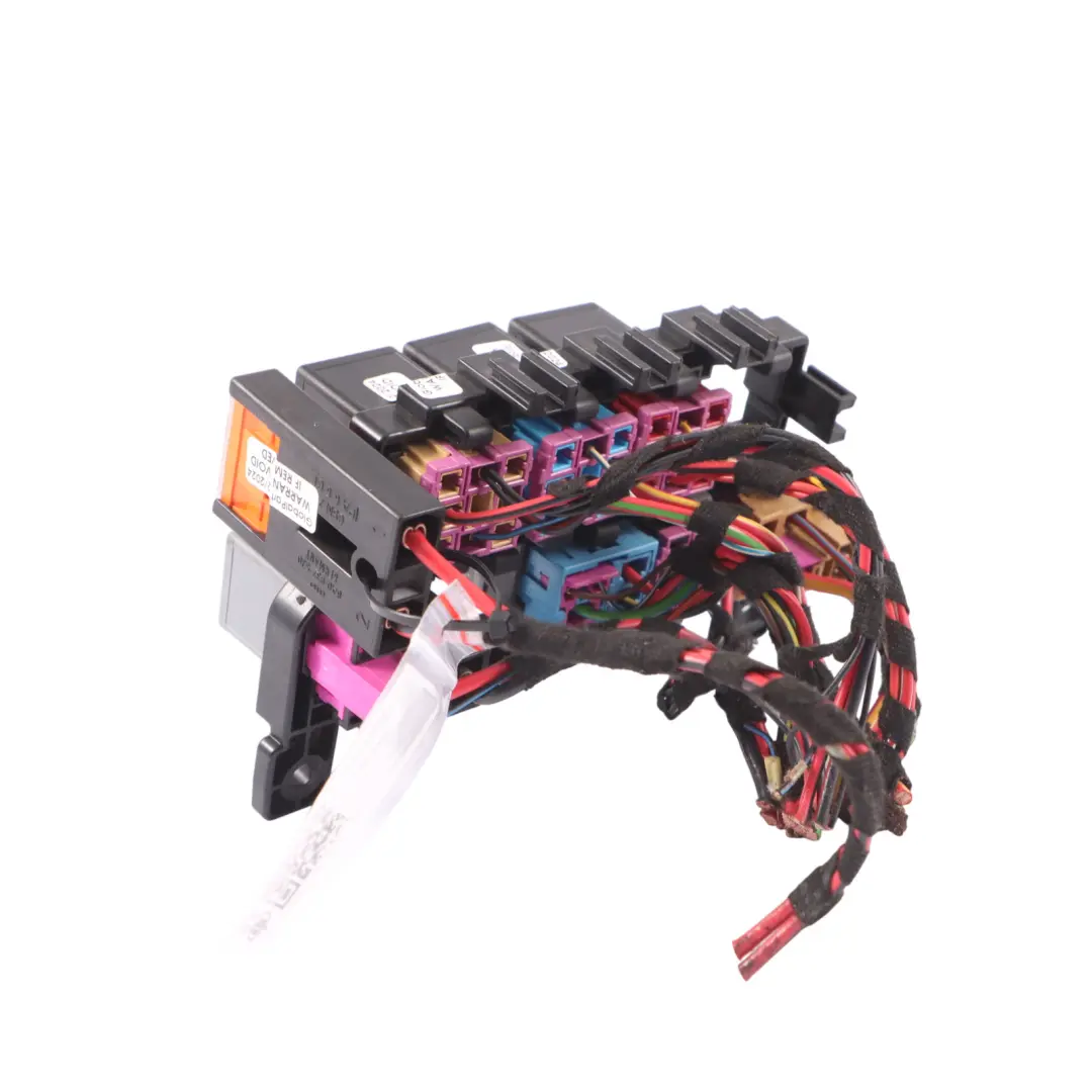 Scatola dei fusibili modulo unità supporto staffa per Audi A6 C6 con numero di parte 8A0937530 Audi A6 C6 Scatola dei fusibili modulo unità supporto staffa - SKU 8A0937530 - Numero di parte 8A0937530