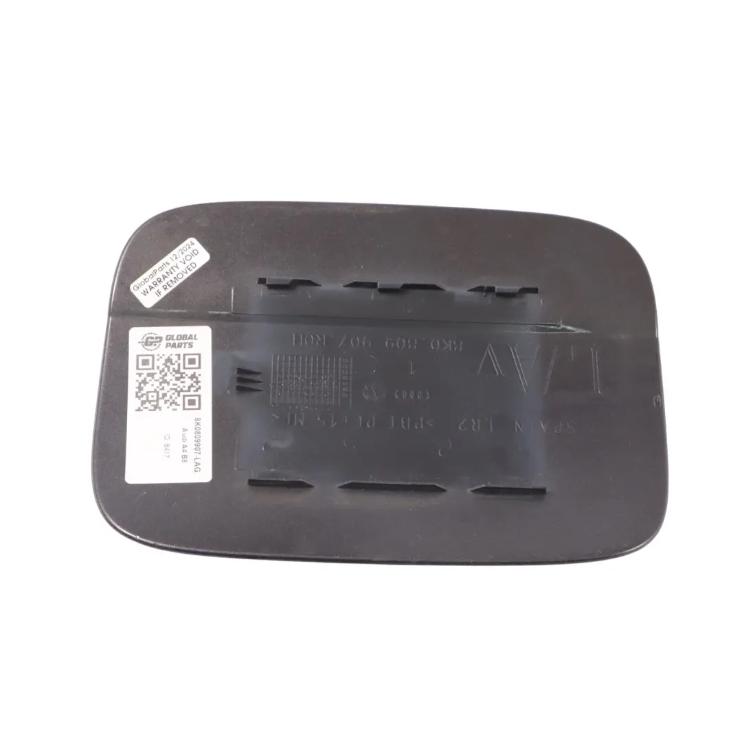 Audi A4 B8 Couvercle du bouchon réservoir carburant Gris Lava Pearl Effect Z7L - SKU 8K0809907-LAG - Numéro de pièce 8K0809907