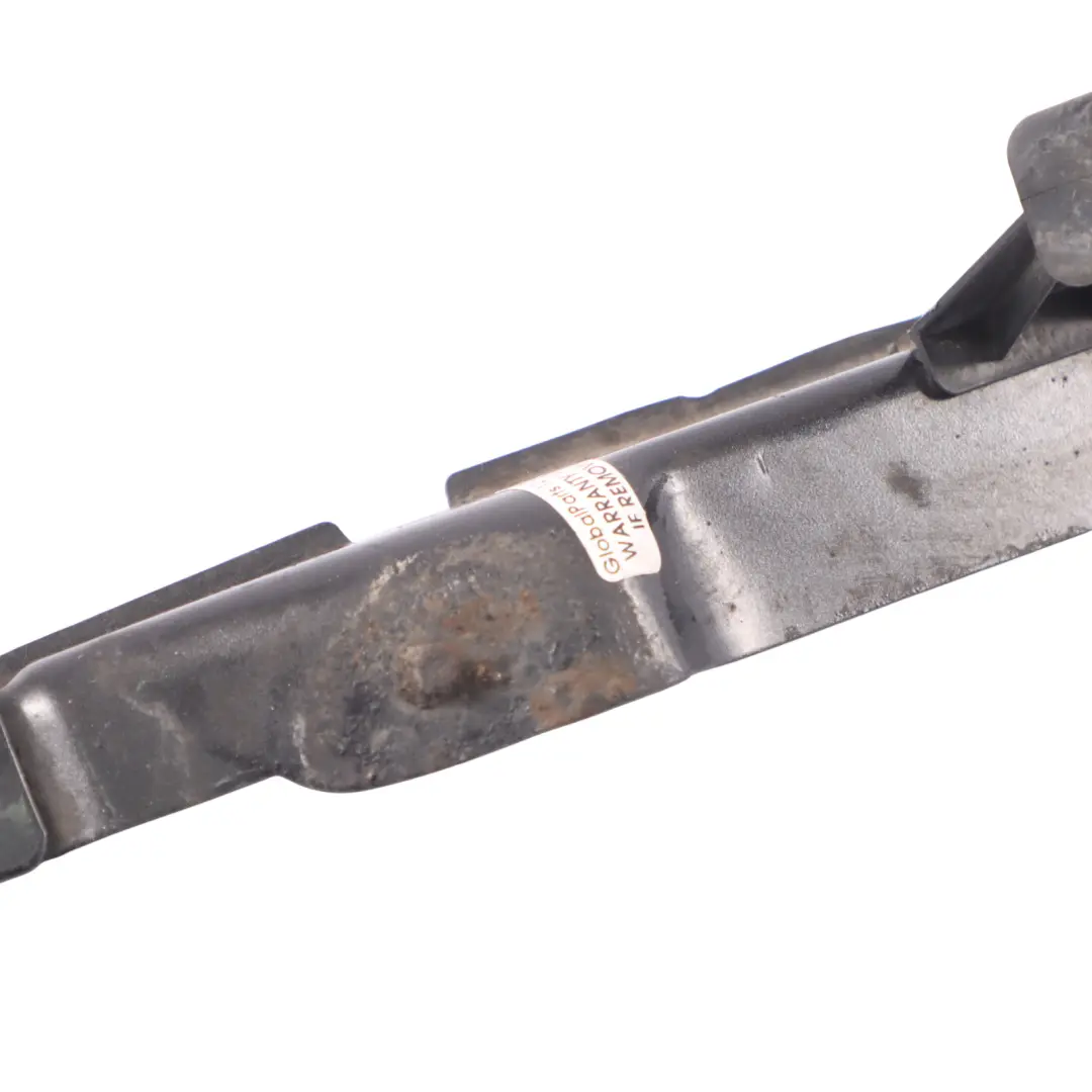 Support de fixation du guide d'aile inférieur avant gauche pour Audi A4 B8 à propos du numéro de pièce 8K0821135P Audi A4 B8 Support de fixation du guide d'aile inférieur avant gauche - SKU 8K0821135P - Numéro de pièce 8K0821135P