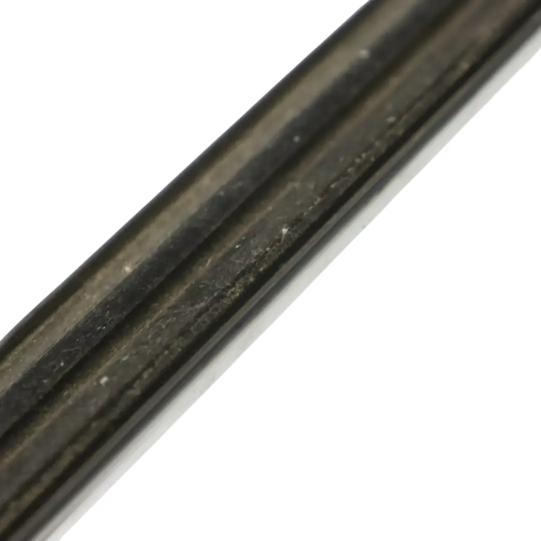 Audi A4 B8 Joint de vitre avant Porte gauche Joint d'étanchéité - SKU 8K0853283H - Numéro de pièce 8K0853283H