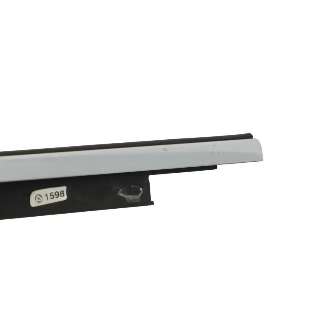 Ventana Delantera Sello Puerta Junta Tira Izquierda para Audi A4 B8 con número de pieza 8K0853283H Audi A4 B8 Ventana Delantera Sello Puerta Junta Tira Izquierda - SKU 8K0853283H - Número de pieza 8K0853283H