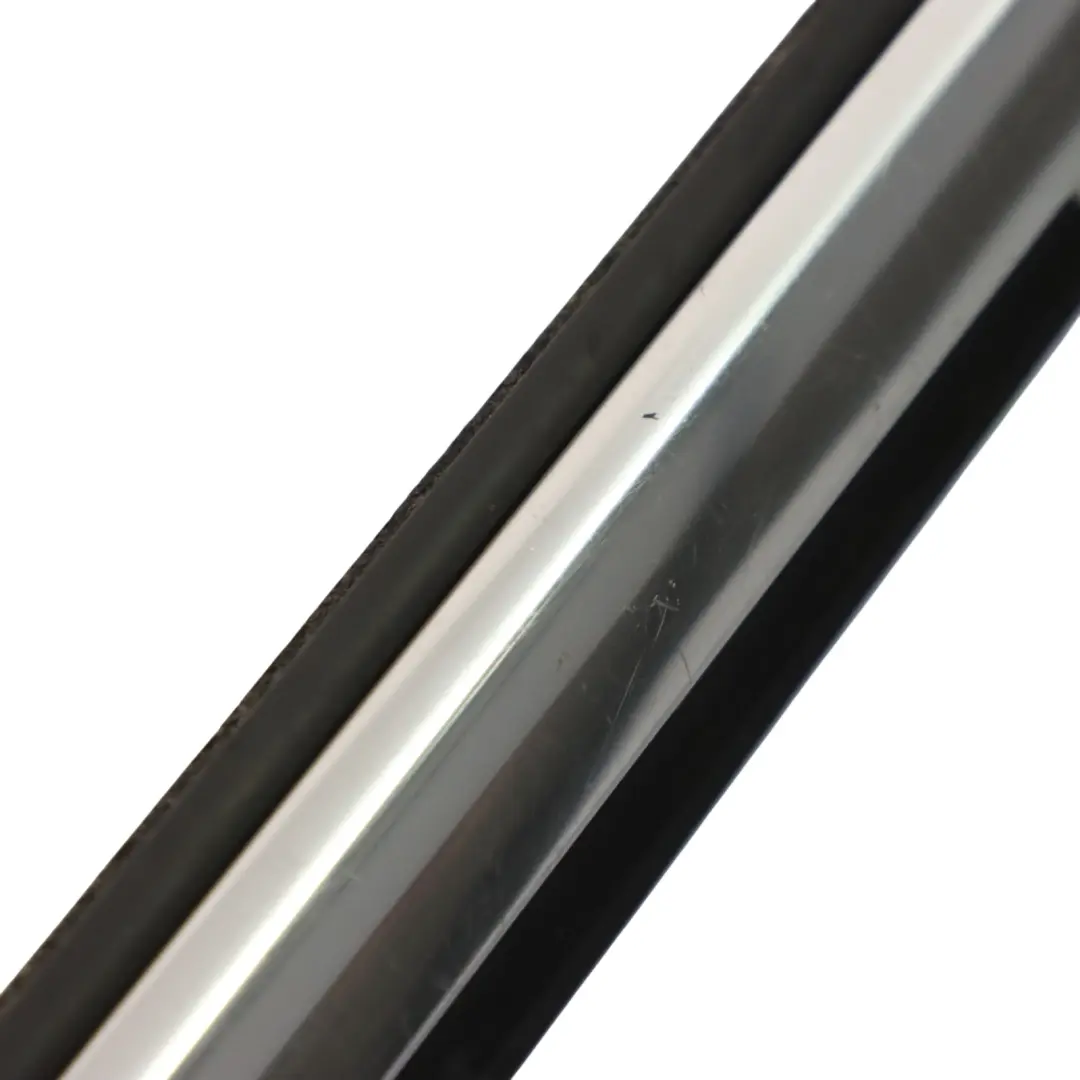 Audi A4 B8 Joint de vitre avant Porte gauche Joint d'étanchéité - SKU 8K0853283H - Numéro de pièce 8K0853283H