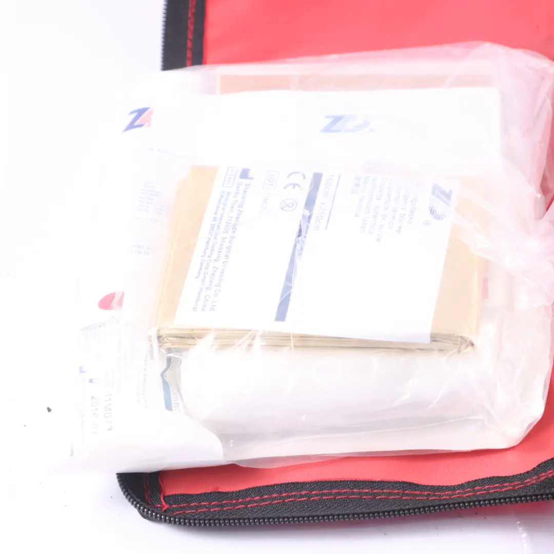  Erste Hilfe Audi A4 B8 8K A5 8T Erste Hilfe Kit Rotes Etui - SKU 8K0860282C - Teilenummer 8K0860282C