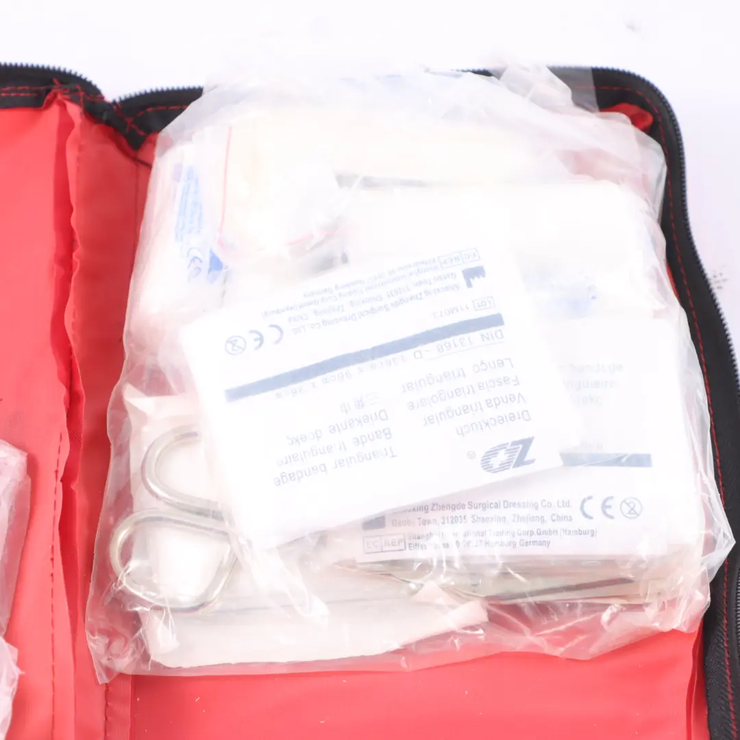  Erste Hilfe Audi A4 B8 8K A5 8T Erste Hilfe Kit Rotes Etui - SKU 8K0860282C - Teilenummer 8K0860282C