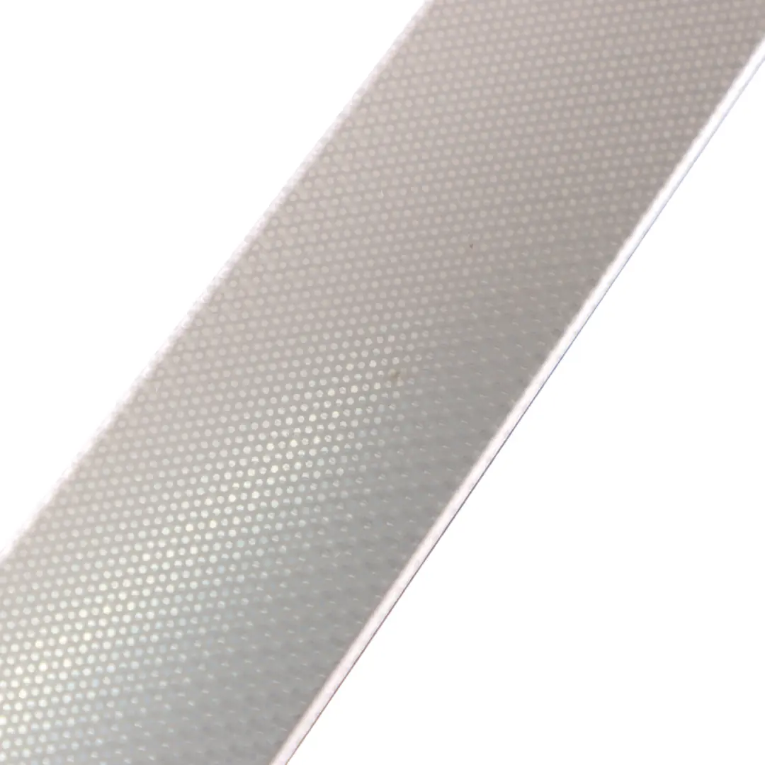 Audi A4 B8 Garniture de Porte Avant Gauche Décor Intérieur Aluminium - SKU 8K0867409A - Numéro de pièce 8K0867409A