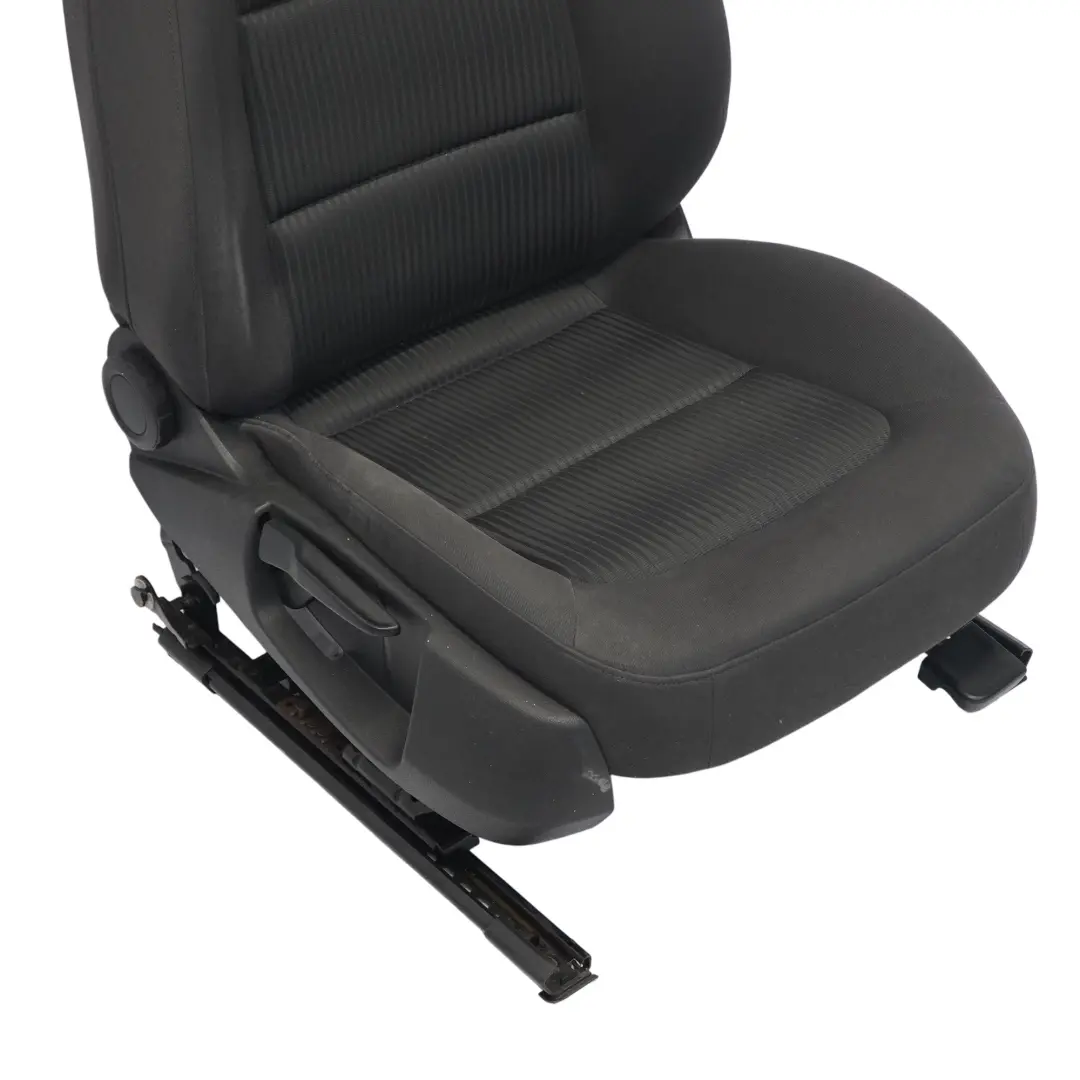 Audi A4 B8 Fotel Prawy Przód Materiał Czarny - SKU 8K0881806-1 - Numer Części 8K0881806