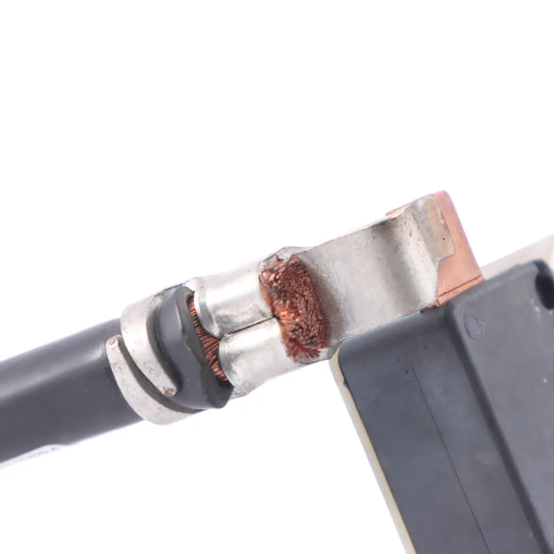 Batería Cable Negativo Abrazadera Módulo Control Terminal para AUDI A4 B8 con número de pieza 8K0915181E AUDI A4 B8 Batería Cable Negativo Abrazadera Módulo Control Terminal - SKU 8K0915181E - Número de pieza 8K0915181E