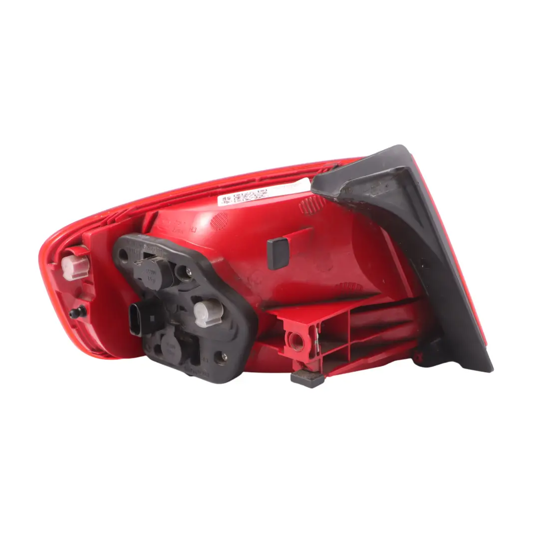 Tylne Prawa Lampa Panelu Bocznego do Audi A4 B8 Sedan o numerze 8K5945096D Audi A4 B8 Sedan Tylne Prawa Lampa Panelu Bocznego - SKU 8K5945096D-1 - Numer Części 8K5945096D