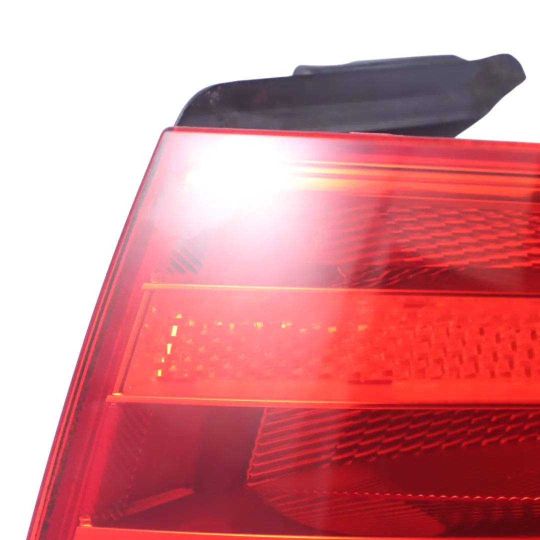 Trasero Derecho Luz Trasera Panel Lateral para Audi A4 B8 Berlina con número de pieza 8K5945096D Audi A4 B8 Berlina Trasero Derecho Luz Trasera Panel Lateral - SKU 8K5945096D-1 - Número de pieza 8K5945096D