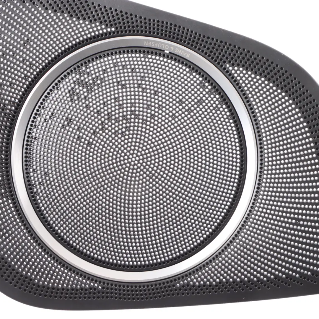 Coupé Porte Avant Haut parleur Couvre Tweeter Droit pour Audi A5 8T à propos du numéro de pièce 8T0035420A Audi A5 8T Coupé Porte Avant Haut parleur Couvre Tweeter Droit - SKU 8T0035420A - Numéro de pièce 8T0035420A