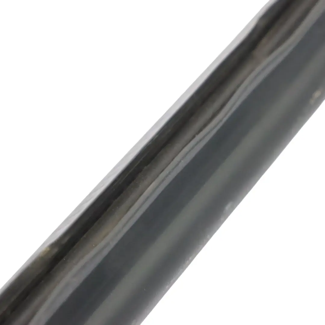 Audi A4 B8 Joint d'étanchéité en caoutchouc sous le capot 8T0823723A - SKU 8T0823723B - Numéro de pièce 8T0823723B