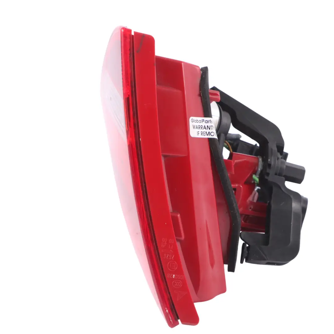 Feu arrière Feu arrière intérieur Hatch gauche pour Audi A5 8T à propos du numéro de pièce 8T0945093A Audi A5 8T Feu arrière Feu arrière intérieur Hatch gauche - SKU 8T0945093A-1 - Numéro de pièce 8T0945093A