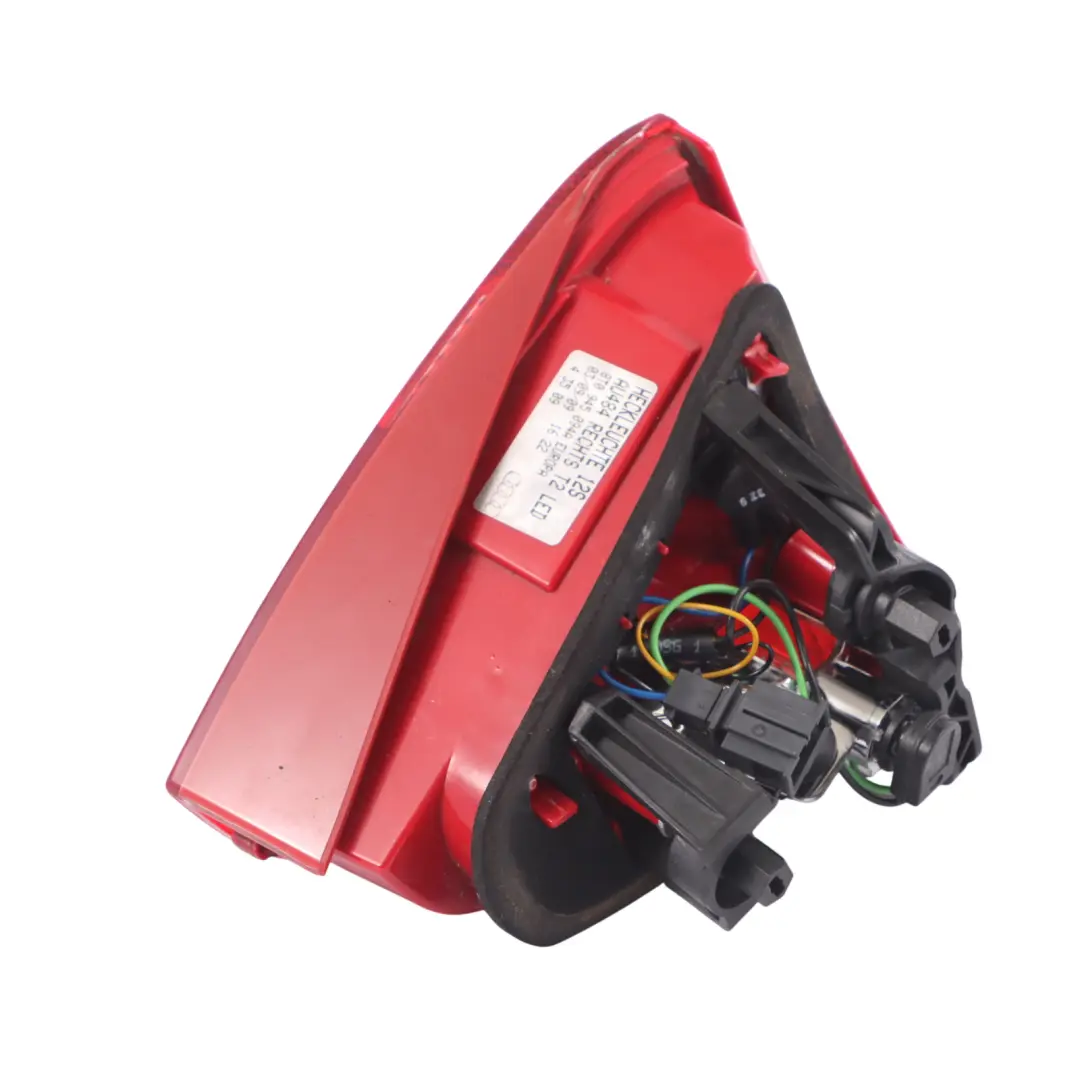 Feu arrière Feu arrière intérieur Hatch droit pour Audi A5 8T à propos du numéro de pièce 8T0945094A Audi A5 8T Feu arrière Feu arrière intérieur Hatch droit - SKU 8T0945094A-1 - Numéro de pièce 8T0945094A