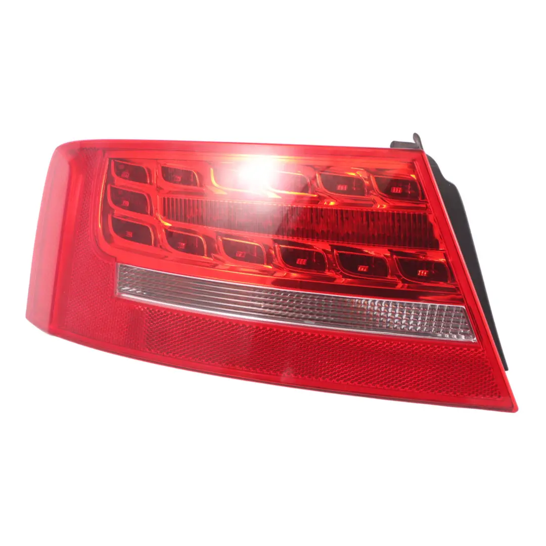Feu arrière Feu arrière extérieur Aile gauche pour Audi A5 8T à propos du numéro de pièce 8T0945095D Audi A5 8T Feu arrière Feu arrière extérieur Aile gauche - SKU 8T0945095D-1 - Numéro de pièce 8T0945095D